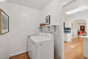 2558 Hilgard Ave, Berkeley, CA 94709 - Photo 41