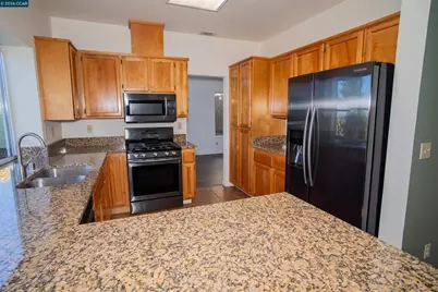 116 Bayhurst Dr, Vallejo, CA 94591 - Photo 9