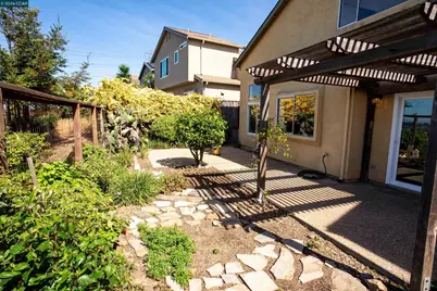 116 Bayhurst Dr, Vallejo, CA 94591 - Photo 5