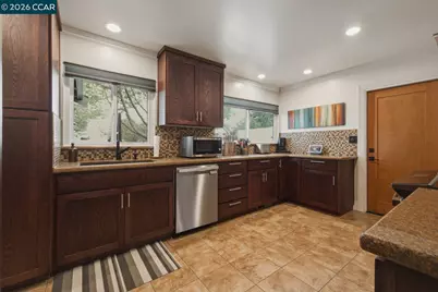 917 Hamilton Dr, Pleasant Hill, CA 94523 - Photo 7