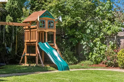 758 61st St, Oakland, CA 94609 - Photo 71