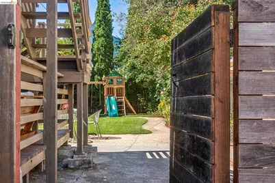 758 61st St, Oakland, CA 94609 - Photo 75