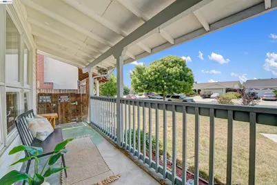 380 Springpark Cir, San Jose, CA 95136 - Photo 3