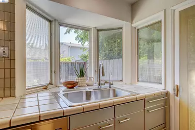 380 Springpark Cir, San Jose, CA 95136 - Photo 17