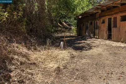 1180 Bear Creek Rd, Martinez, CA 94553 - Photo 29
