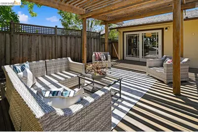 132 Rishell Dr, Oakland, CA 94619 - Photo 35