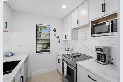 25 Bud Ct, Pleasant Hill, CA 94523 - Photo 11