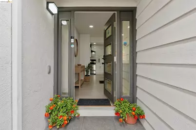 4725 Scotia Ave, Oakland, CA 94605 - Photo 3