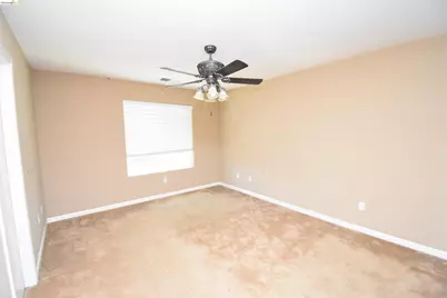 1875 Ventura Dr, Pittsburg, CA 94565 - Photo 35