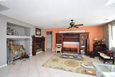 1875 Ventura Dr, Pittsburg, CA 94565 - Photo 5