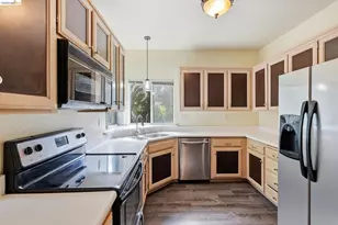 243 Florence Ct, Hercules, CA 94547 - Photo 3