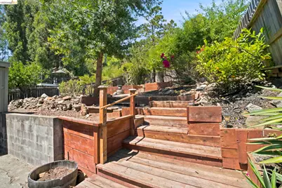6616 Outlook Ave, Oakland, CA 94605 - Photo 23