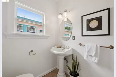 391 51st St, Oakland, CA 94609 - Photo 51