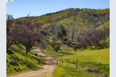15676 Corral Hollow Rd, Tracy, CA 95377 - Photo 17