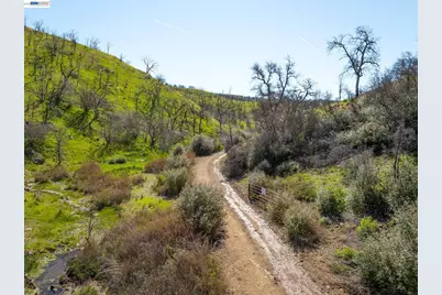 15676 Corral Hollow Rd, Tracy, CA 95377 - Photo 9