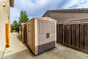 417 McAllister Dr, Benicia, CA 94510 - Photo 55