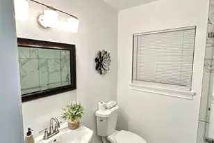 7724 Crest Ave, Oakland, CA 94605 - Photo 3