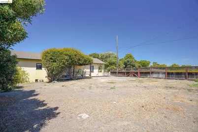 811 6th Street, Benicia, CA 94510 - Photo 27