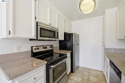 37482 Parish Cir #19F, Fremont, CA 94536 - Photo 7