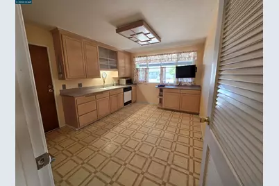 15044 Juniper St, San Leandro, CA 94579 - Photo 5