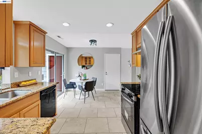 323 Sandstone Dr, Fremont, CA 94536 - Photo 9