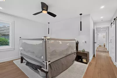 127 Peacock Dr, San Rafael, CA 94901 - Photo 23