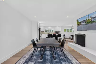 127 Peacock Dr, San Rafael, CA 94901 - Photo 11