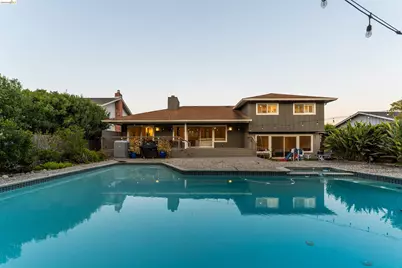 127 Peacock Dr, San Rafael, CA 94901 - Photo 33