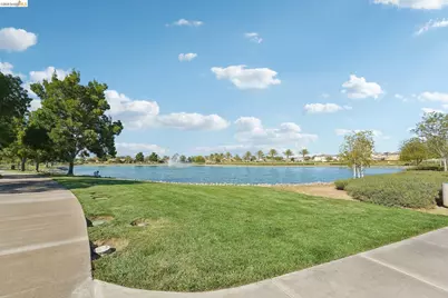8586 Pinehollow Cir, Discovery Bay, CA 94505 - Photo 43