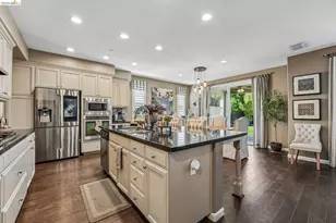 8586 Pinehollow Cir, Discovery Bay, CA 94505 - Photo 9