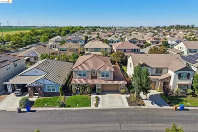 8586 Pinehollow Cir, Discovery Bay, CA 94505 - Photo 35