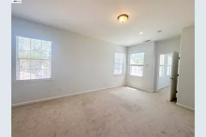 60 Pacifico St, Mountain House, CA 95391 - Photo 15