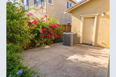 60 Pacifico St, Mountain House, CA 95391 - Photo 21