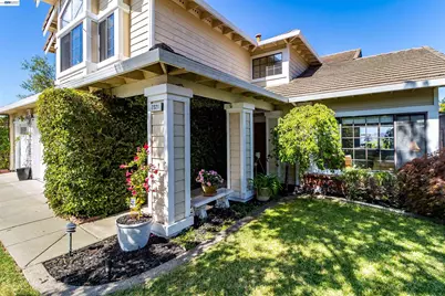 2321 Ascot Pkwy, Vallejo, CA 94591 - Photo 3