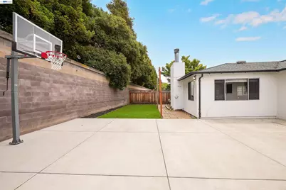 586 Bluefield Ln, Hayward, CA 94541 - Photo 45