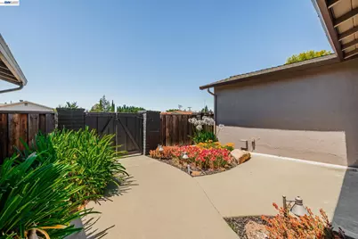4601 Wilson Ln, Concord, CA 94521 - Photo 5