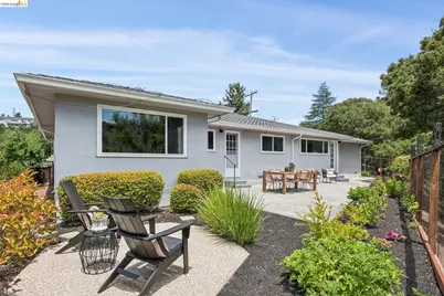 21 Orinda Vista Dr, Oakland, CA 94605 - Photo 35