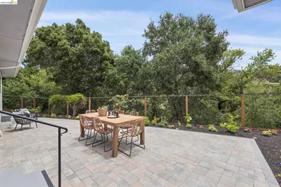 21 Orinda Vista Dr, Oakland, CA 94605 - Photo 45