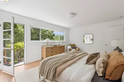 21 Orinda Vista Dr, Oakland, CA 94605 - Photo 43