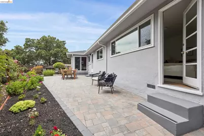 21 Orinda Vista Dr, Oakland, CA 94605 - Photo 49