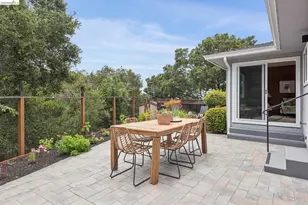 21 Orinda Vista Dr, Oakland, CA 94605 - Photo 31