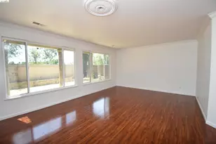 5548 Cortina Ln, Stockton, CA 95219 - Photo 9