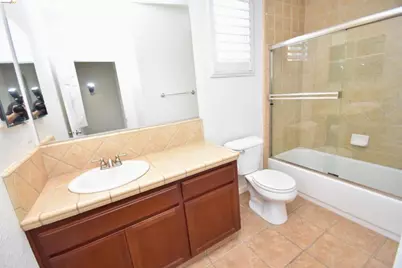 5548 Cortina Ln, Stockton, CA 95219 - Photo 15