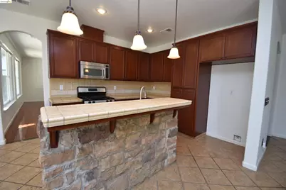 5548 Cortina Ln, Stockton, CA 95219 - Photo 5