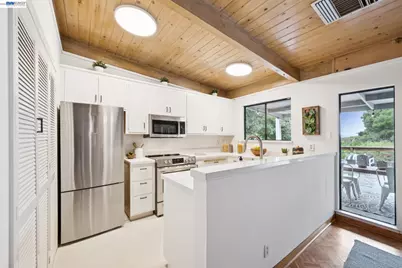 2800 Steinmetz Way, Oakland, CA 94602 - Photo 19