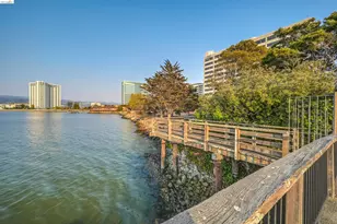 8 Captain Dr, Emeryville, CA 94608 - Photo 33