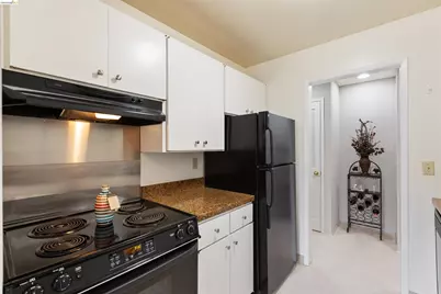 8 Captain Drive #E356, Emeryville, CA 94608 - Photo 13