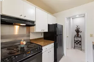 8 Captain Dr, Emeryville, CA 94608 - Photo 13