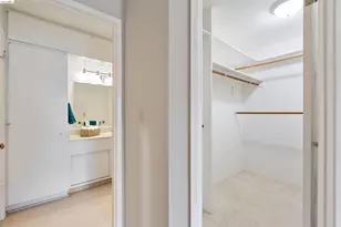 8 Captain Dr, Emeryville, CA 94608 - Photo 15
