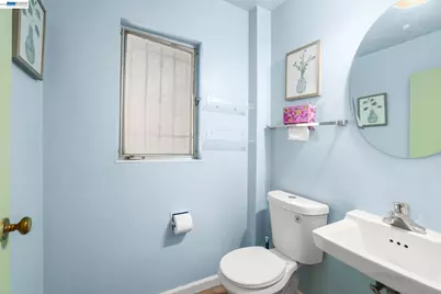 4815 Shetland Ave, Oakland, CA 94605 - Photo 23